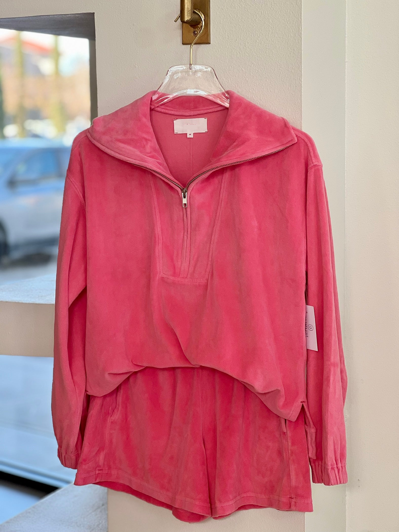 Xix6wlv000 Coral Velour Pullover