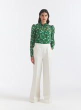 Load image into Gallery viewer, Sa3486 Emerald Silk Blouse
