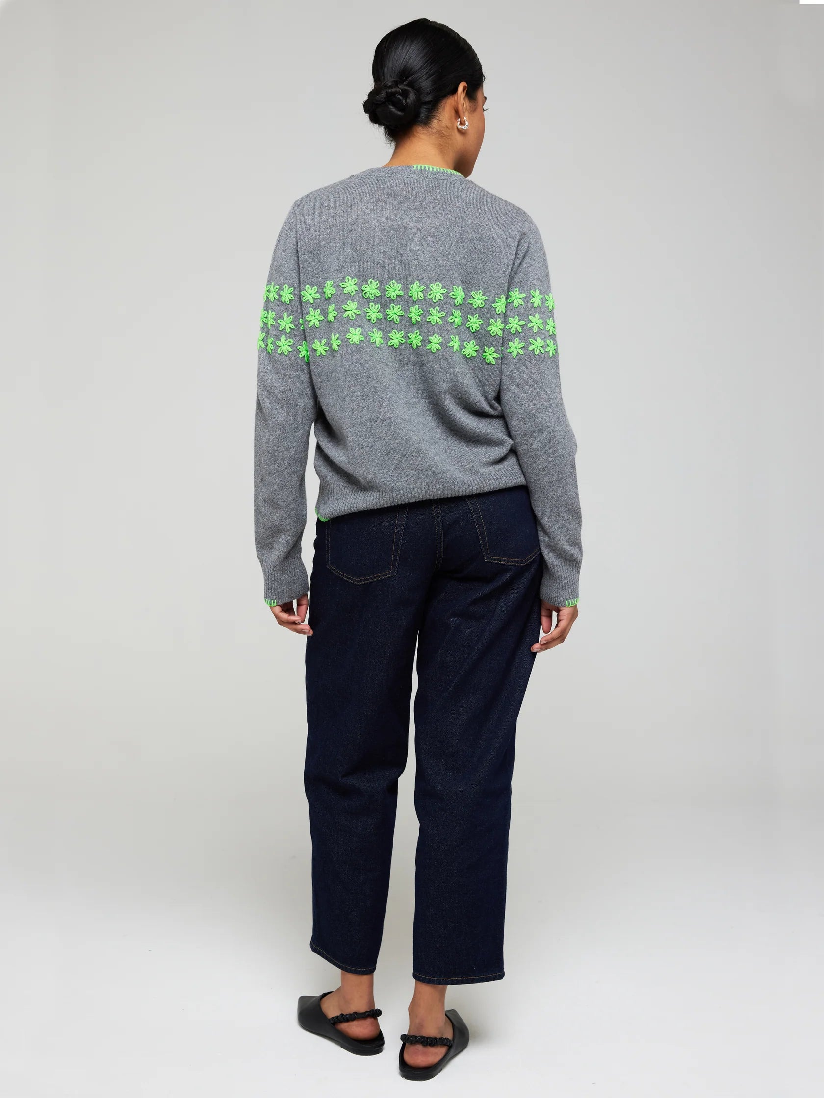 Br015 Neon Flower Embroidery Sweater