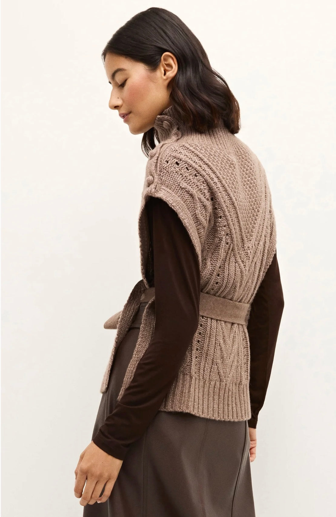 Ma233 Mocha Pullover