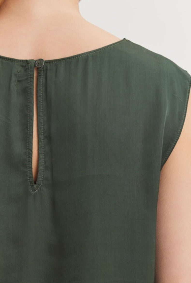 Vebonny Forest Sleeveless Top