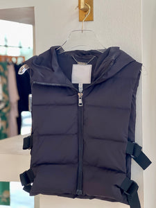 Adlola Adroit Atelier Black Hooded Puffer Vest