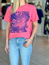 Load image into Gallery viewer, Mo8671 Rowdy Medusa Tee

