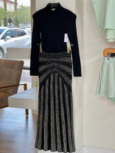 Load image into Gallery viewer, Pa4291 Black Shimmer Maxi Skirt
