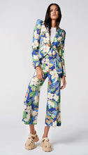 Load image into Gallery viewer, Sm2420 Blue Cabana Cropped Pant
