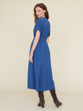 Load image into Gallery viewer, Xix354002 Xirena Port Blue Midi Dress
